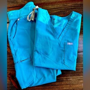 Figs Teal small scrub set Catarina top and Zamora jogger bottoms